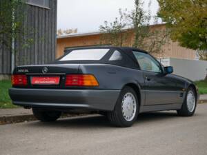 Imagen 2/28 de Mercedes-Benz 500 SL (1990)