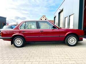 Bild 7/14 von BMW 318i (1986)