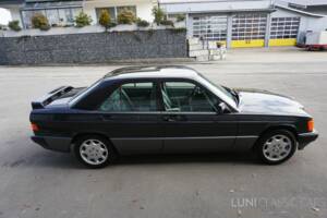 Immagine 10/47 di Mercedes-Benz 190 E 2.3 (1992)