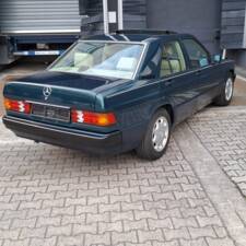Obraz 5/8 pojazdu Mercedes-Benz 190 E 2.3 (1993)