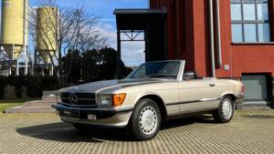 Afbeelding 5/37 van Mercedes-Benz 560 SL (1987)