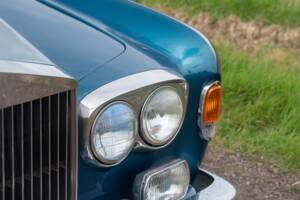 Image 14/50 of Rolls-Royce Silver Shadow I (1976)