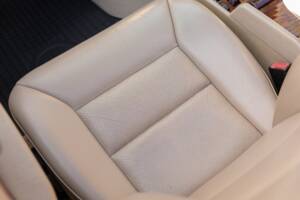 Bild 15/33 von Mercedes-Benz E 220 (1994)