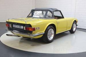 Image 8/19 of Triumph TR 6 (1974)