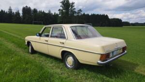 Immagine 12/32 di Mercedes-Benz 200 (1974)