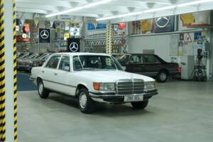 Image 15/50 de Mercedes-Benz 280 SEL (1978)
