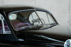 Image 23/48 of Jaguar XK 120 FHC (1954)