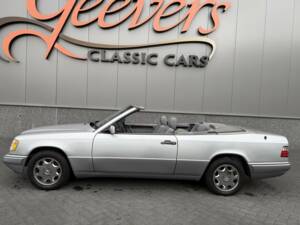 Bild 1/50 von Mercedes-Benz E 320 (1995)