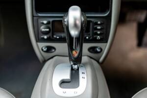 Image 36/50 of Porsche 911 Carrera 4S (2002)