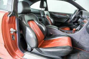 Image 16/50 of Mercedes-Benz CLK 430 (1999)