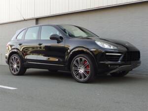 Imagen 2/97 de Porsche Cayenne Turbo (2011)