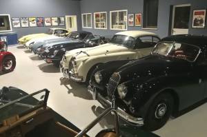 Image 26/64 of Jaguar XK 140 FHC (1956)