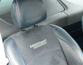 Image 37/50 de Renault Clio II V6 (2002)