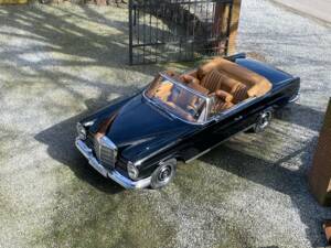 Imagen 8/23 de Mercedes-Benz 280 SE (1968)