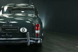 Bild 36/49 von Mercedes-Benz 220 SE (1960)