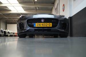 Bild 25/50 von Jaguar F-Type (2019)