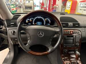 Immagine 8/19 di Mercedes-Benz CL 55 AMG (2001)