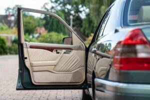 Bild 20/74 von Mercedes-Benz C 280 (1993)