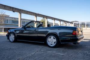 Bild 20/49 von Mercedes-Benz 300 CE-24 (1993)
