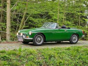 Image 3/8 of MG MGB (1977)