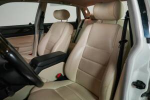 Image 3/50 of Jaguar XJR 4.0 (1995)