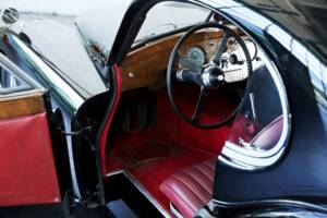 Image 15/47 de Jaguar XK 120 FHC (1954)