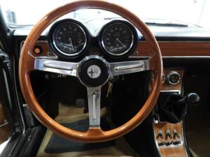 Imagen 4/10 de Alfa Romeo 1750 GT Veloce (1969)