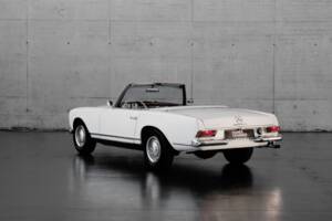 Afbeelding 2/40 van Mercedes-Benz 230 SL (1964)