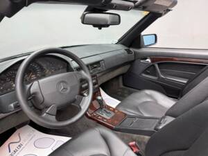 Bild 16/27 von Mercedes-Benz SL 320 (1997)