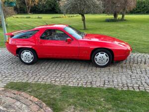 Image 9/33 of Porsche 928 S4 (1989)