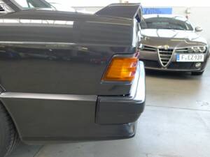 Image 35/49 of Mercedes-Benz 190 E 2.3-16 (1984)