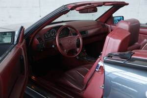 Image 7/37 of Mercedes-Benz SL 500 (1995)