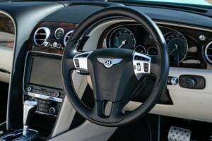 Image 15/38 of Bentley Continental GTC V8 (2013)