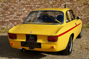 Afbeelding 42/50 van Alfa Romeo Giulia 1600 Sprint GT (1965)