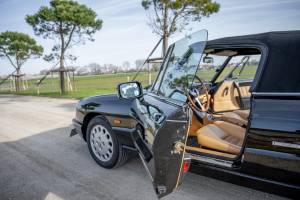 Bild 18/20 von Alfa Romeo 2.0 Spider (1991)