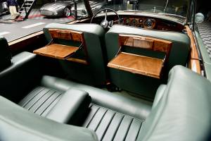 Image 39/50 de Bentley S3 Mulliner Park Ward DHC (1963)