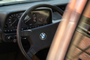 Image 25/46 of BMW 525 (1978)