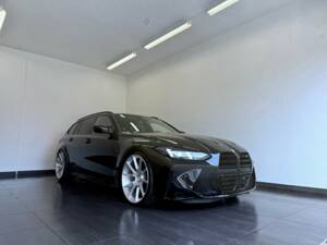 Image 4/34 of BMW M3 Competition Touring xDrive (2025)