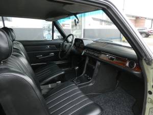 Image 12/28 de Mercedes-Benz 280 CE (1973)