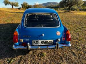 Image 19/50 of MG MGB GT (1972)