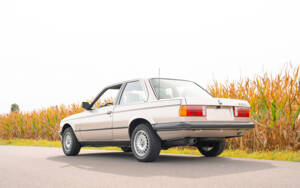 Image 10/80 of BMW 320i (1983)