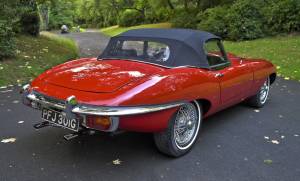 Image 12/50 of Jaguar E-Type (1969)