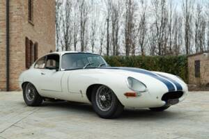 Imagen 2/50 de Jaguar E-Type 3.8 (1964)