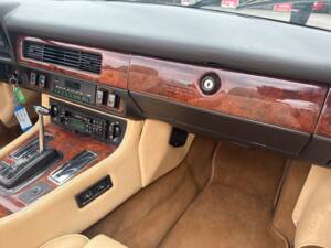 Image 12/64 of Jaguar XJ-S Convertible (1989)