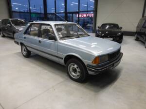 Bild 2/24 von Peugeot 305 (1986)