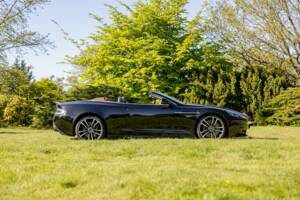 Image 18/39 of Aston Martin DBS Volante (2011)