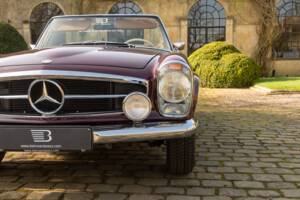 Image 9/35 de Mercedes-Benz 230 SL (1963)