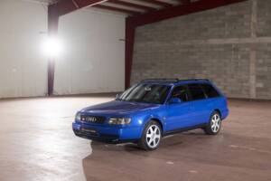 Image 1/113 of Audi S6 Plus Avant (1996)