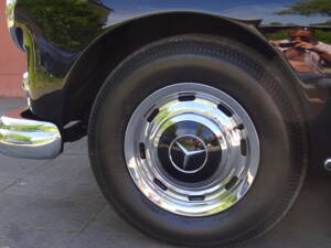 Image 6/20 of Mercedes-Benz 300 d (1960)