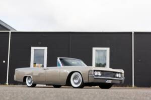 Bild 9/100 von Lincoln Continental Convertible (1965)